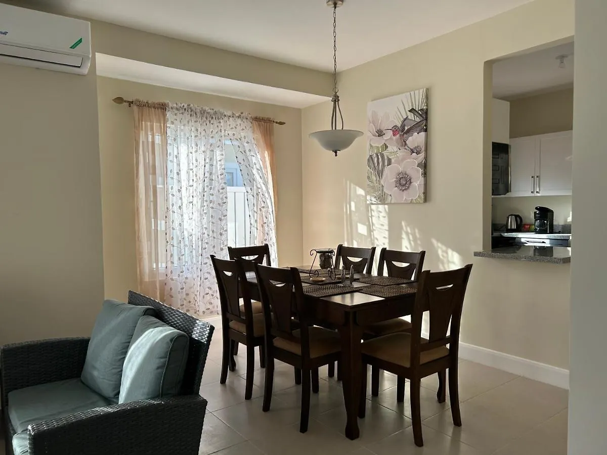 Seamist Villa @Oceanpointe Lucea Comfy 2Br W/Pool Gym & Parking