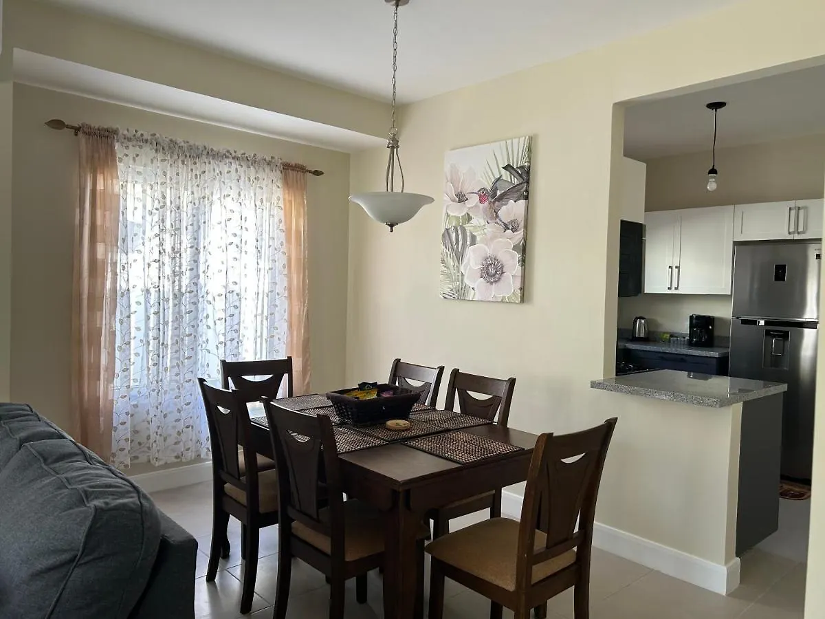 Dom wakacyjny Seamist Villa @Oceanpointe Lucea Comfy 2Br W/Pool Gym & Parking Jamajka