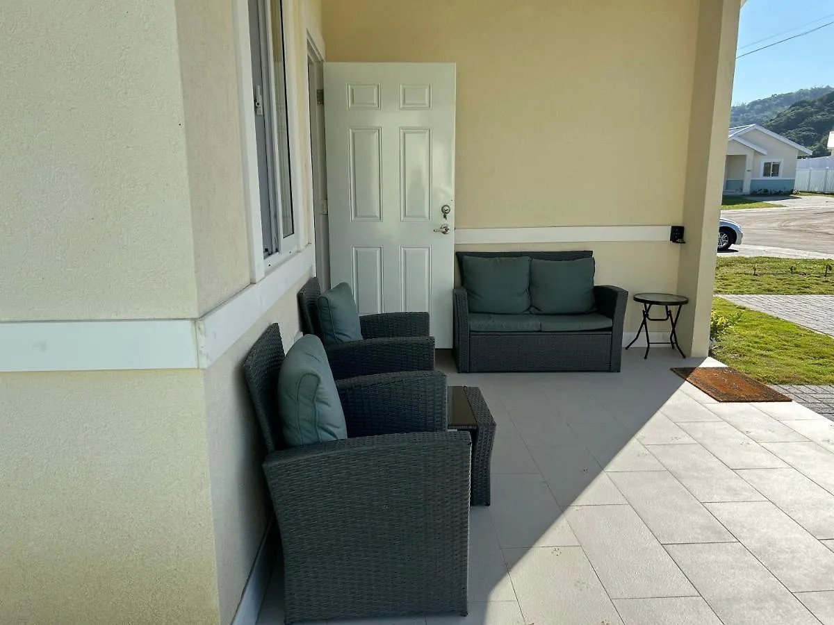 Seamist Villa @Oceanpointe Lucea Comfy 2Br W/Pool Gym & Parking Holiday home