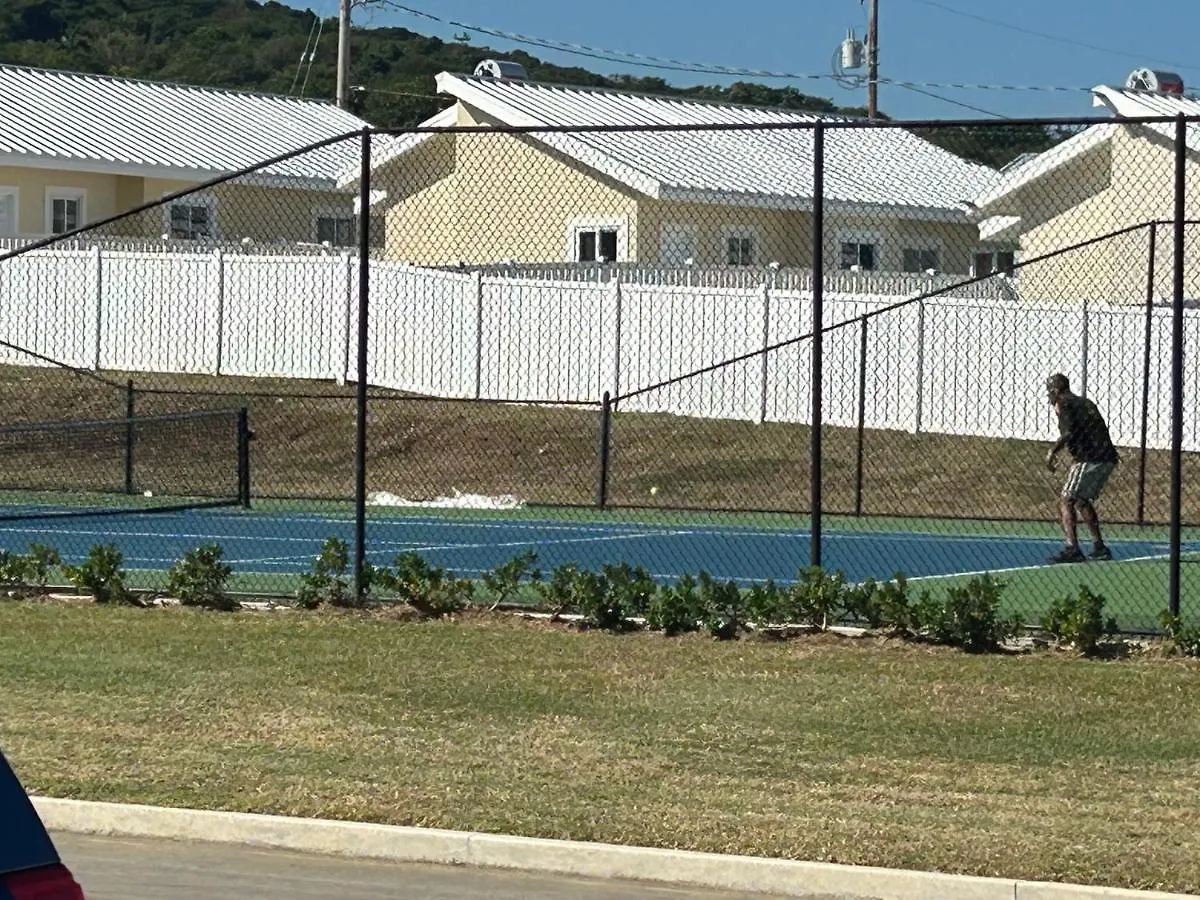 Seamist Villa @Oceanpointe Lucea Comfy 2Br W/Pool Gym & Parking