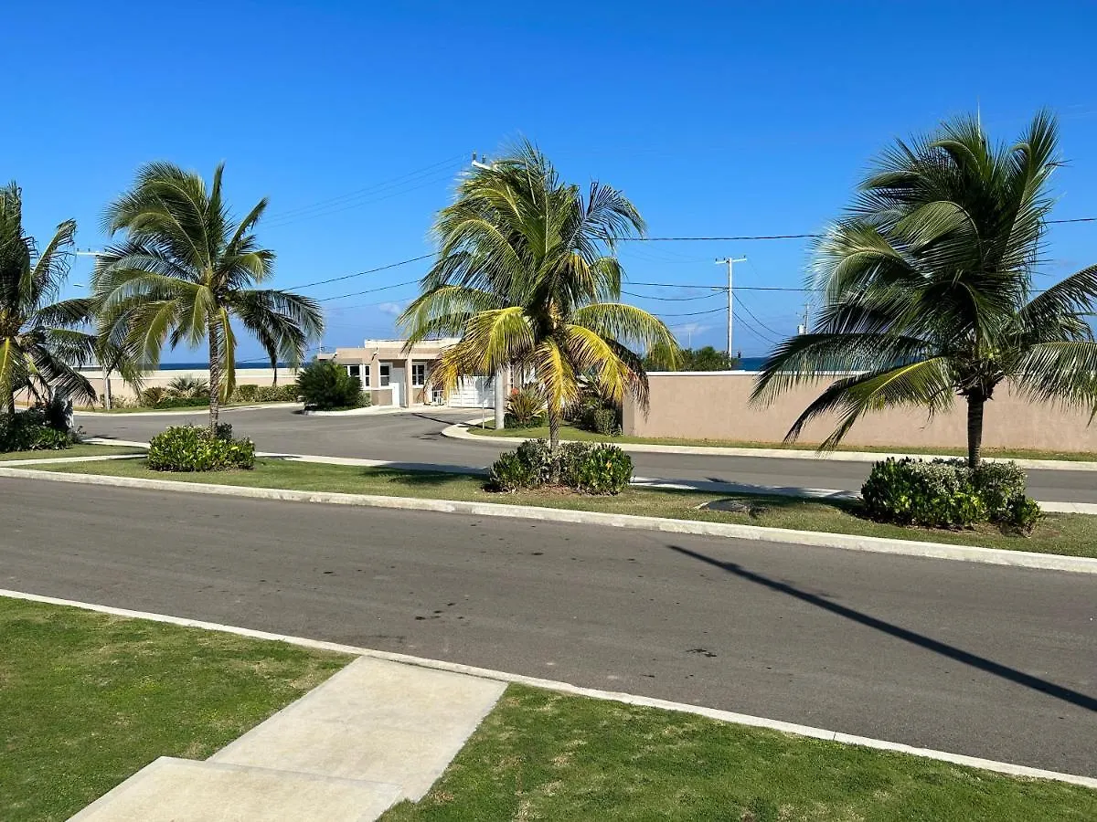 Seamist Villa @Oceanpointe Lucea Comfy 2Br W/Pool Gym & Parking Jamaica