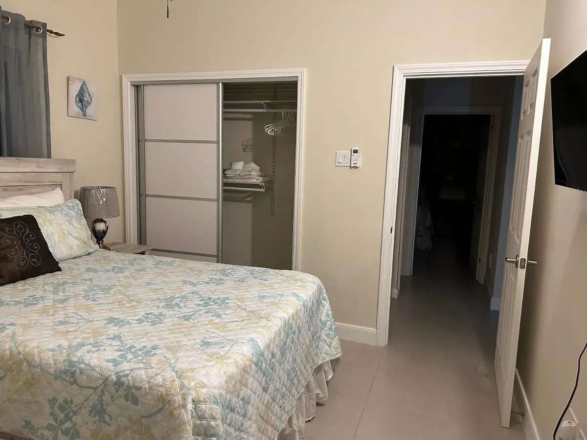 Seamist Villa @Oceanpointe Lucea Comfy 2Br W/Pool Gym & Parking